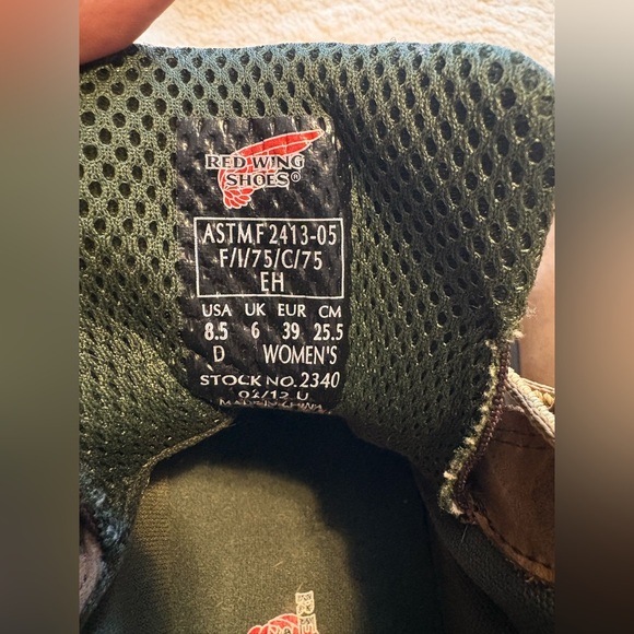 RED WING KING TOE
Women's 5-inch Waterproof Safety Toe Boot - Picture 8 of 9